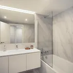 Modern With Balcony And Pool Ii By Homing شقة Lisboa