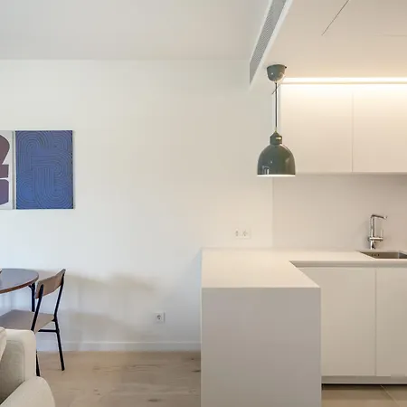 Apartment Modern With Balcony And Pool Ii By Homing