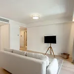 Modern With Balcony And Pool Ii By Homing Apartamento Lisboa