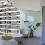 Modern With Balcony And Pool Ii By Homing Apartamento