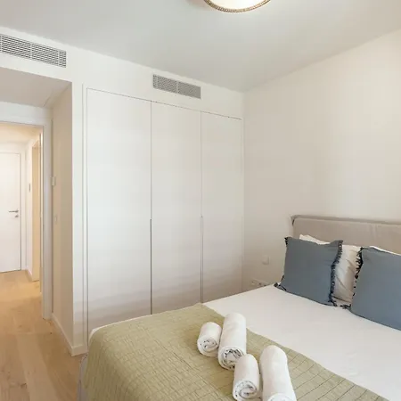 Modern With Balcony And Pool Ii By Homing Lisboa