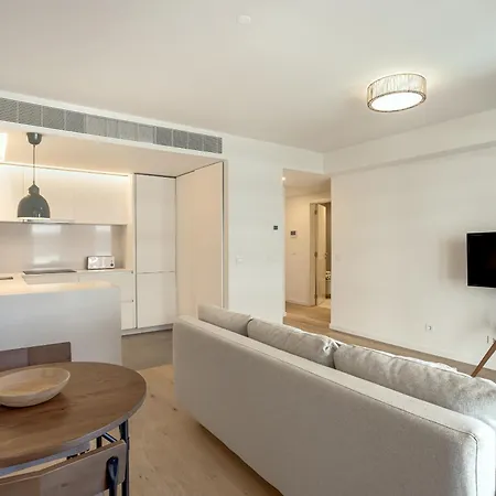 Modern With Balcony And Pool Ii By Homing