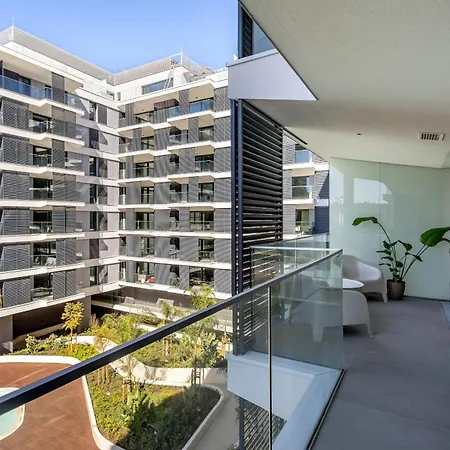Modern With Balcony And Pool Ii By Homing アパート *