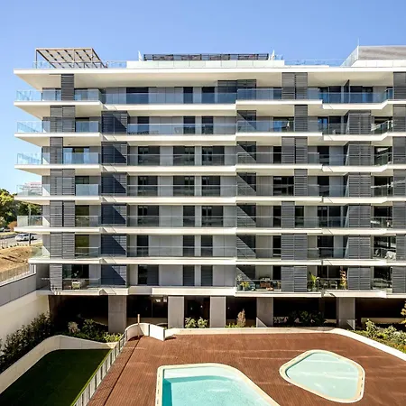Modern With Balcony And Pool Ii By Homing アパート リスボン