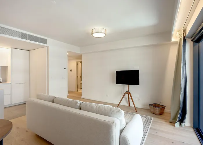 Modern With Balcony And Pool Ii By Homing Apartment Lisbon