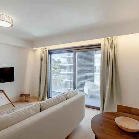 Modern With Balcony And Pool Ii By Homing Apartmán *
