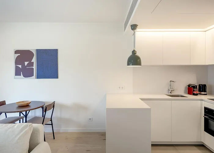Lägenhet Modern With Balcony And Pool Ii By Homing
