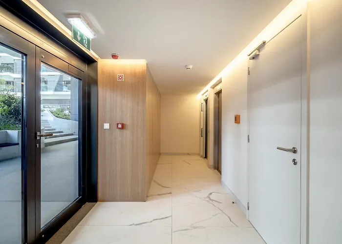 Modern With Balcony And Pool Ii By Homing Lisboa