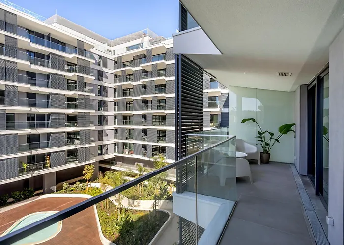 Modern With Balcony And Pool Ii By Homing Lägenhet *
