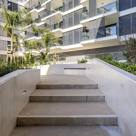 Appartamento Modern With Balcony And Pool Ii By Homing Lisbona